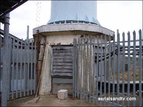 Picture of the base of Belmont transmitter 489W 51kB