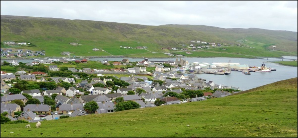 View of Scalloway from the TV transmitter 602W L5