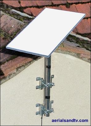 Starlink Mk3 - Generation 3 installed on wall with a straight pole mounted on low profile brackets Starlink Mk3 - Generation 3 installed on wall with a straight pole mounted on low profile brackets